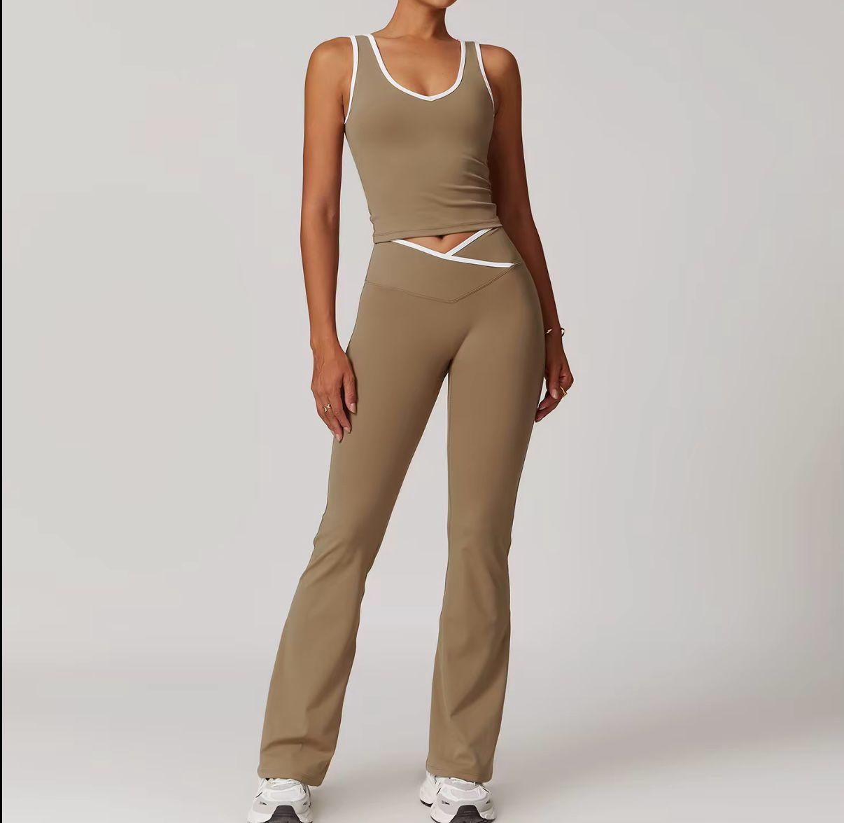Set Deportivo de Alta Gama para Mujer – Top & Leggings